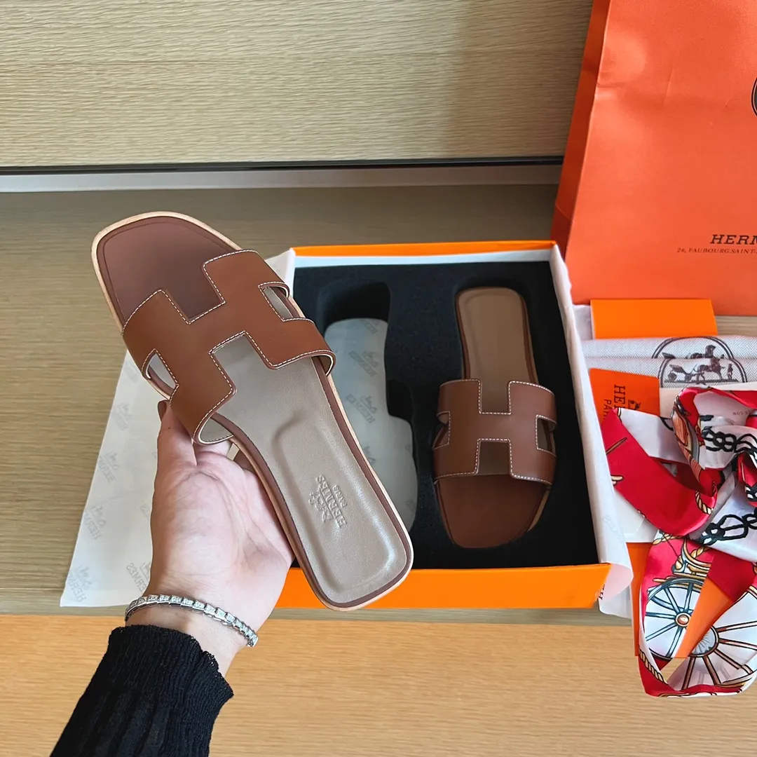 P480👟👟 Women's shoes, women's clothing, women's shoes, women's clothing, women's shoes, women's clothing Hermès) The packaging has been upgraded, and the style and workmanship materials have been upgraded. Hermes®🔴Handmade Shoes👟👟 Women's Shoes Women's Clothing Women's Shoes Women's Clothing Women's Shoes Women's Clothes 👟👟 Women's Shoes Women's Clothes Women's Shoes Women's Clothing Women's Shoes Women's Clothing Products Hermès Slippers🐎 —————————— The 2023 early spring new model is the same as the original version, purely handmade by masters! ❥High-end customization, exclusive products, industry❥Using: Hermers upper: Italian imported cowhide + original custom-grade Australian sheepskin feet + genuine leather outsole (pursuing walking comfort) 👟👟 Women's shoes Women's clothing Women's shoes Women's clothing Women's shoes Women's clothing ~~〰〰〰〰❥ Packaging: ✔🚦Pay attention to the exclusive exclusive packaging 〰Original quality on sale━━━━Hermes━━━━━ size: 35-40 (34.41.42 custom-made, non-refundable)